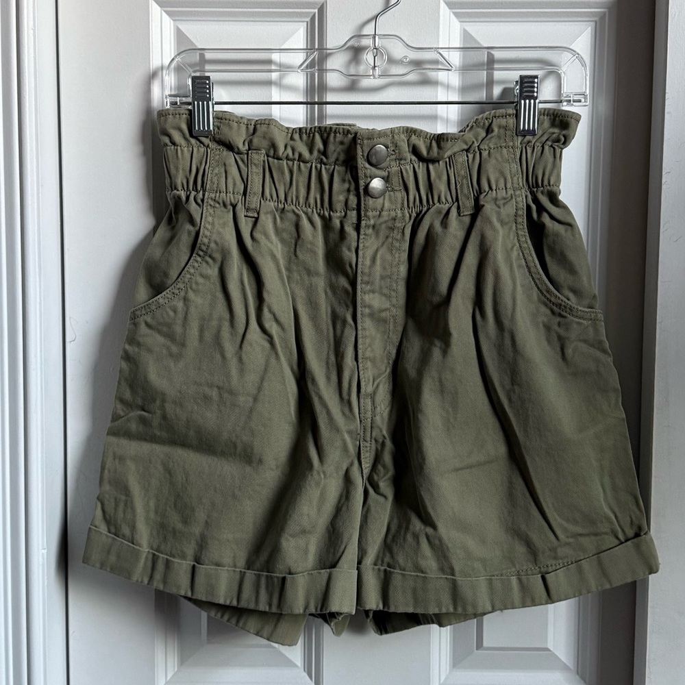 H&M Paperbag Shorts Green